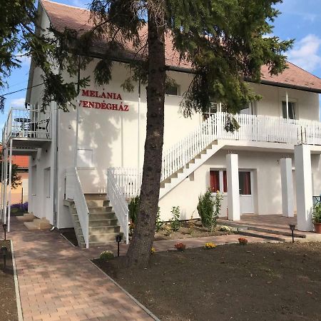 Melania Vendeghaz Hotel Balatonfőkajár Bagian luar foto