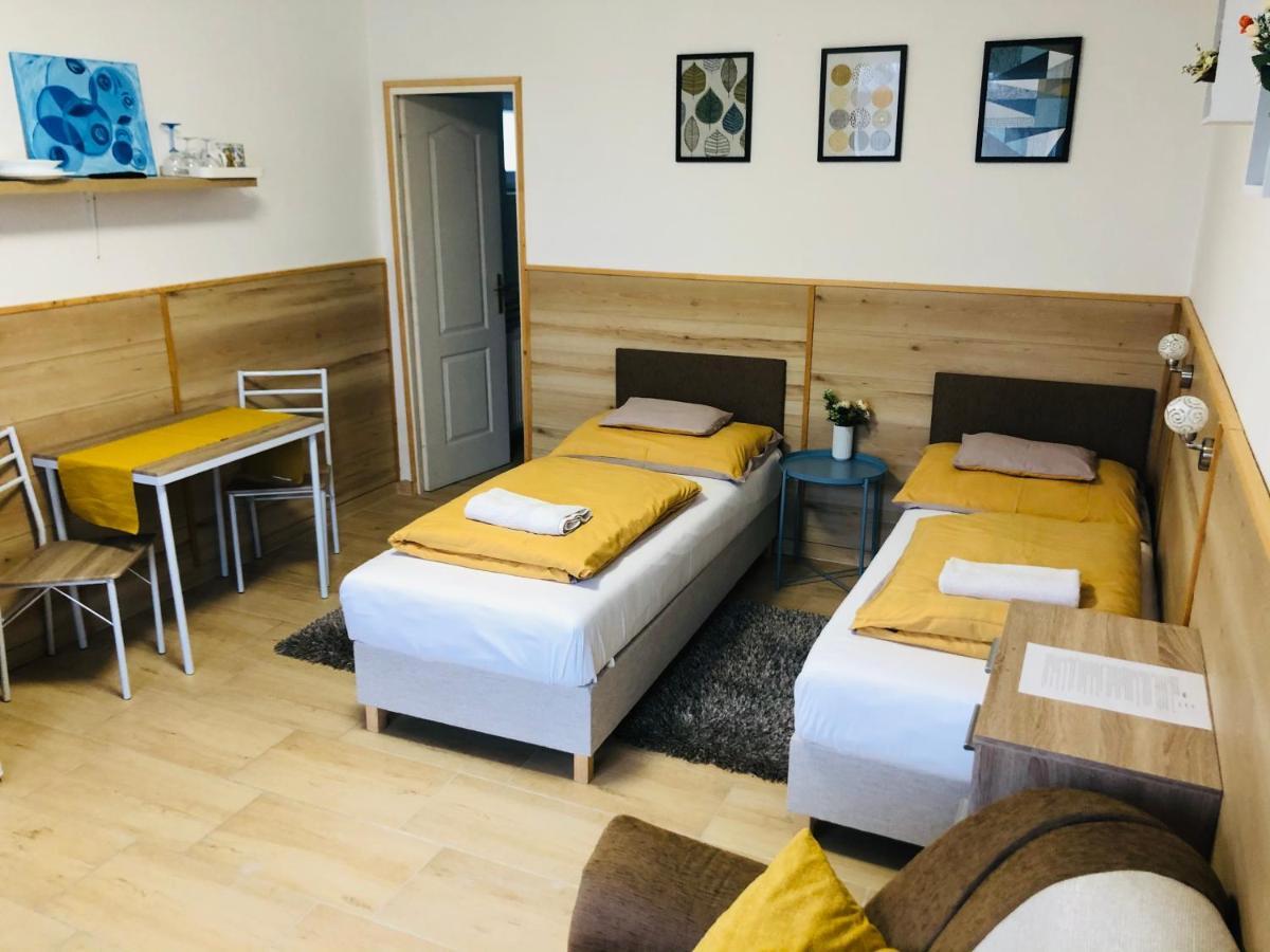 Melania Vendeghaz Hotel Balatonfőkajár Bagian luar foto