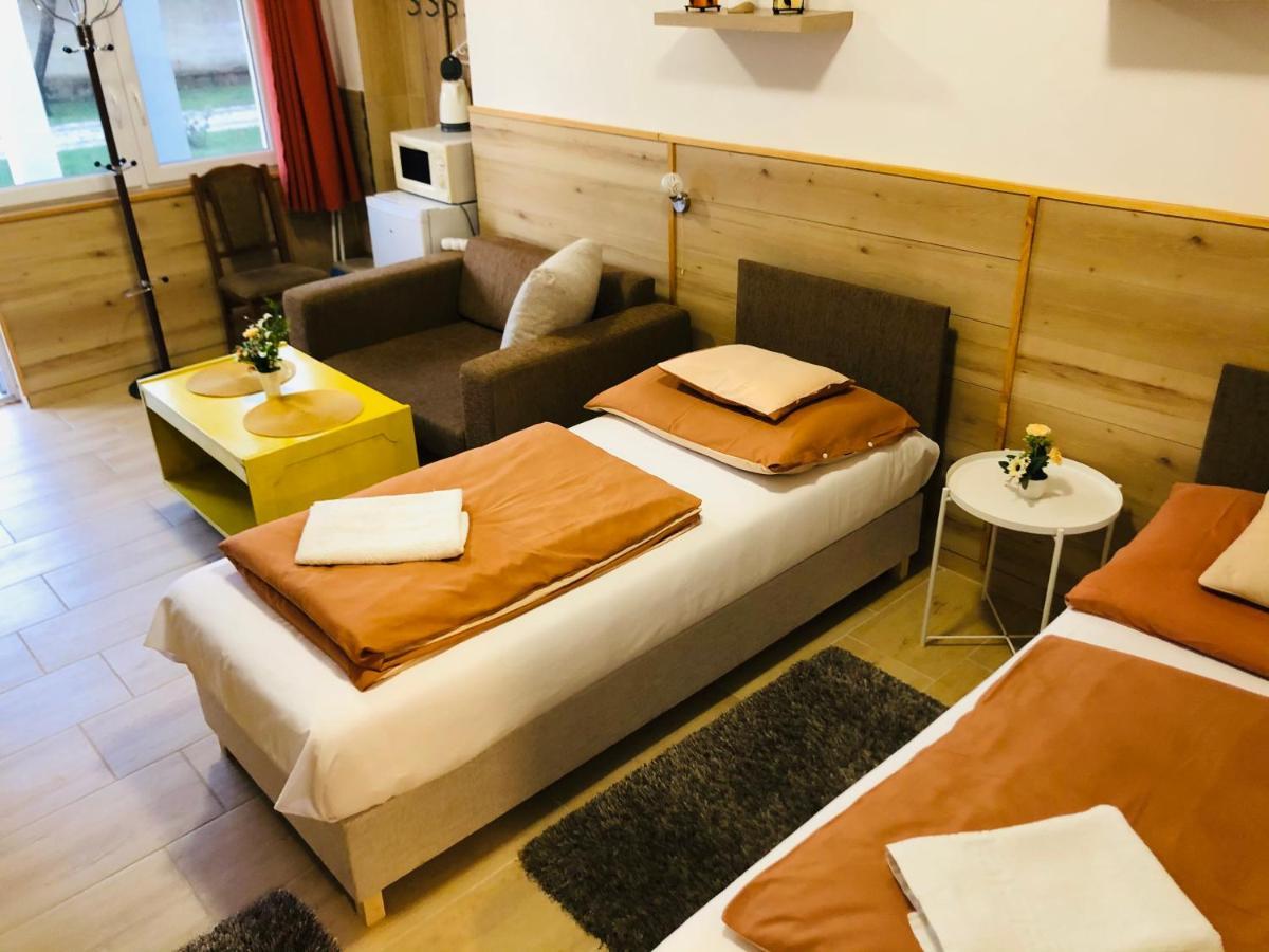 Melania Vendeghaz Hotel Balatonfőkajár Bagian luar foto