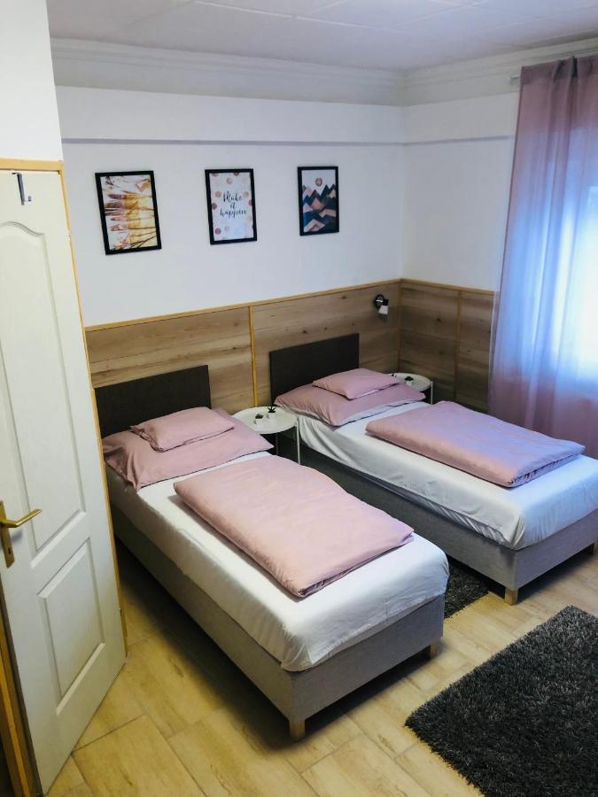 Melania Vendeghaz Hotel Balatonfőkajár Bagian luar foto