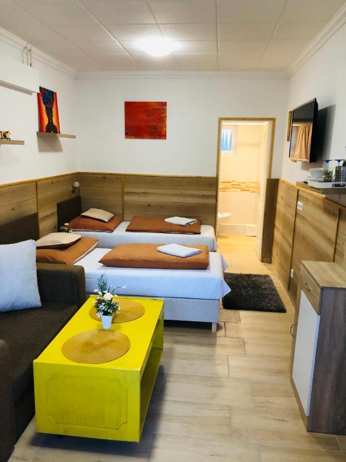 Melania Vendeghaz Hotel Balatonfőkajár Bagian luar foto
