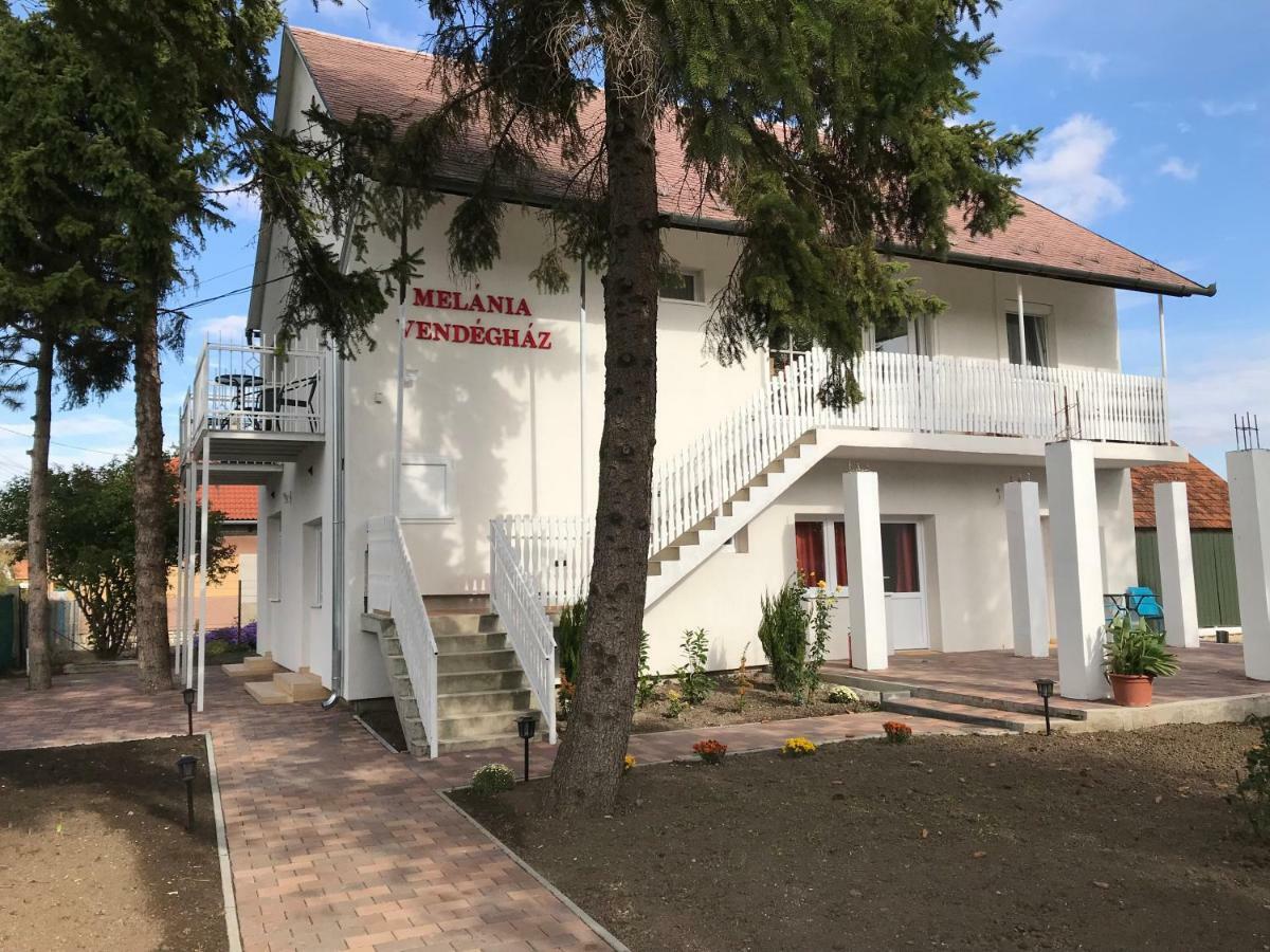 Melania Vendeghaz Hotel Balatonfőkajár Bagian luar foto